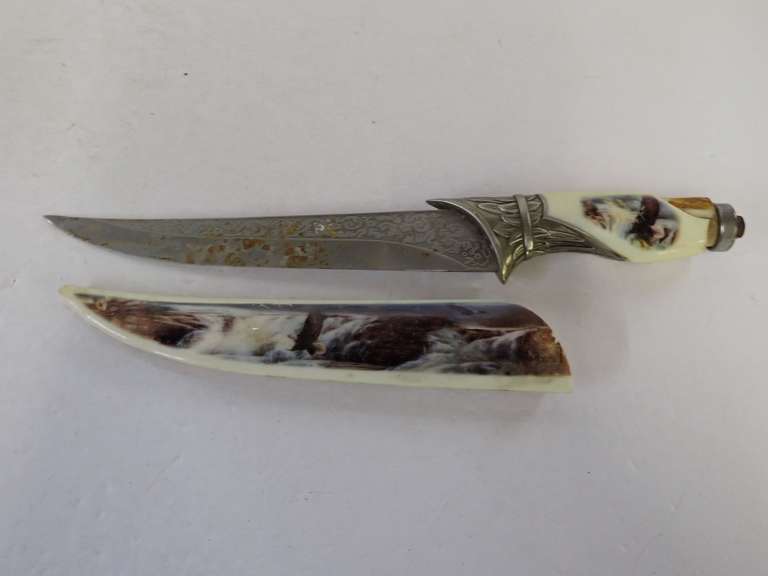 Collectible Hunting Knife with Sheath image