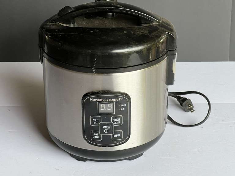 Hamilton Beach rice cooker, working condition unknown, see pictures for details. image