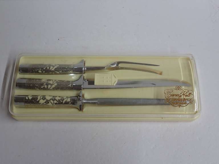 Carvel Hall by Briddell Carving Set image