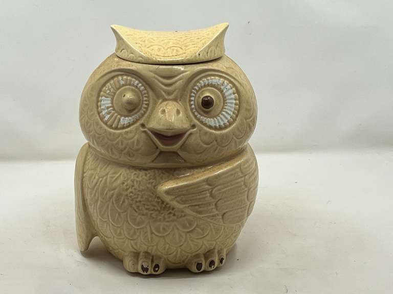 KIT… Owl cookie jar, believed to be a vintage McCoy cookie jar, see pictures for details. image
