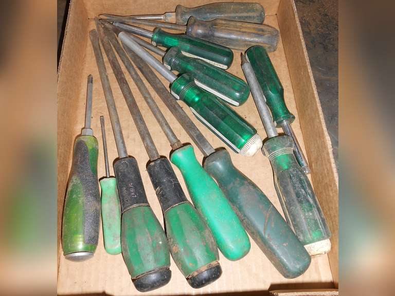 (13) ASSORTED SCREWDRIVERS image