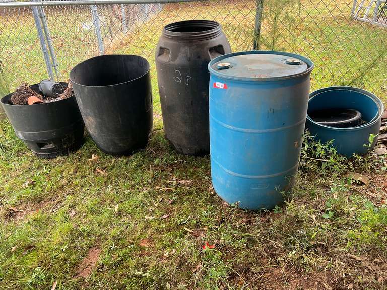 Set a four plastic various size barrels image