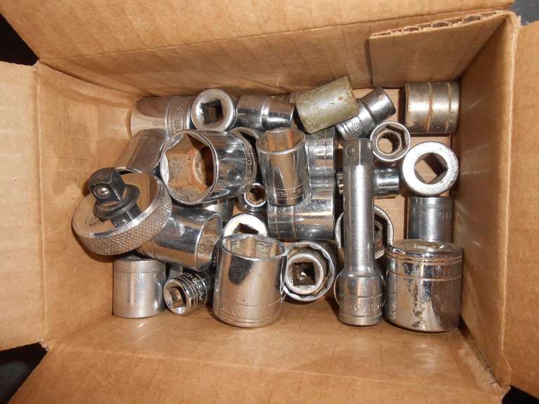 3/8" DRIVE CHROME SOCKETS, METRIC, SAE & ETC (37) PCS image