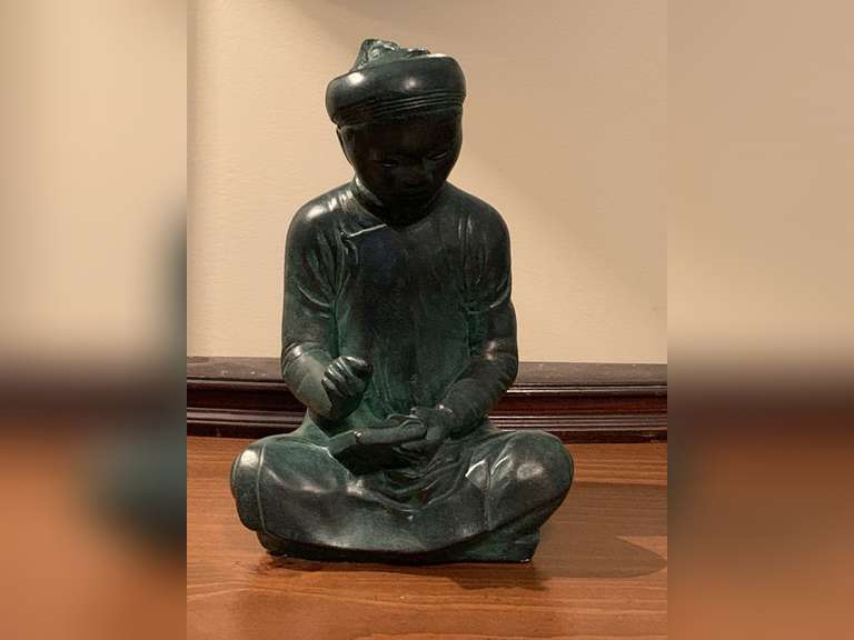 1961 AUSTIN PROD SCHOLARS SCULPTURE "ASIAN MATHEMATICIAN" 9" TALL X 6" WIDE X 4" DEEP - UP BED 1 image