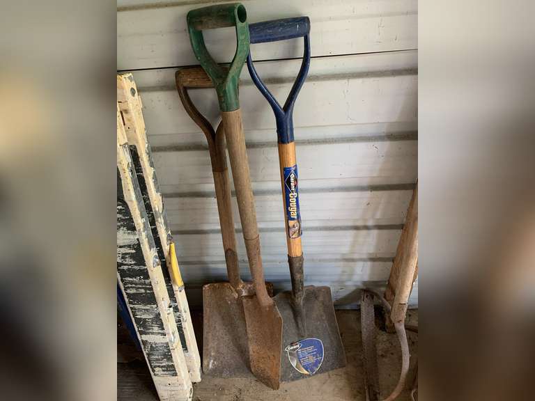 3 SHOVELS - SHED image