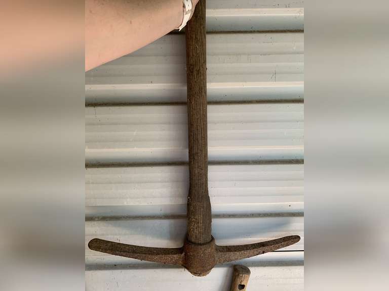 VINTAGE PICKAXE - SHED image