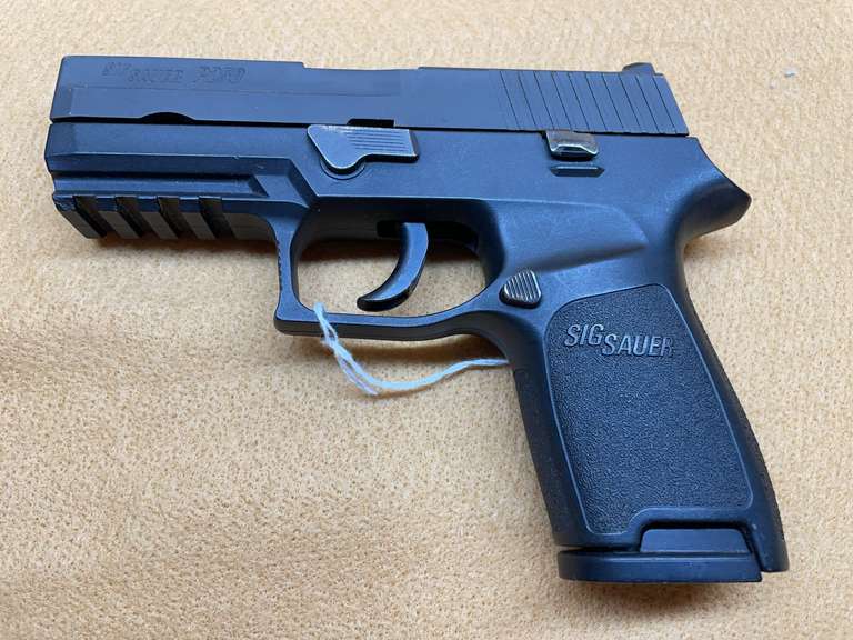 SIG SAUER  9 MM  P250  EAK116002  PISTOL image