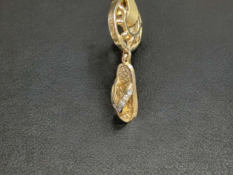 14k Gold Flip Flop Story Wheel Charm 2.85 Grams image