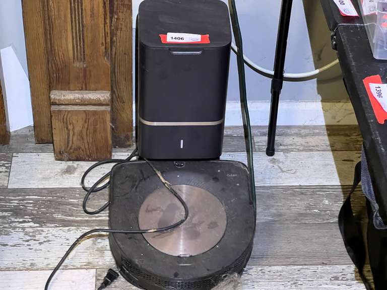 DEN…iRobot Roomba, working condition unknown, see pictures for details. image