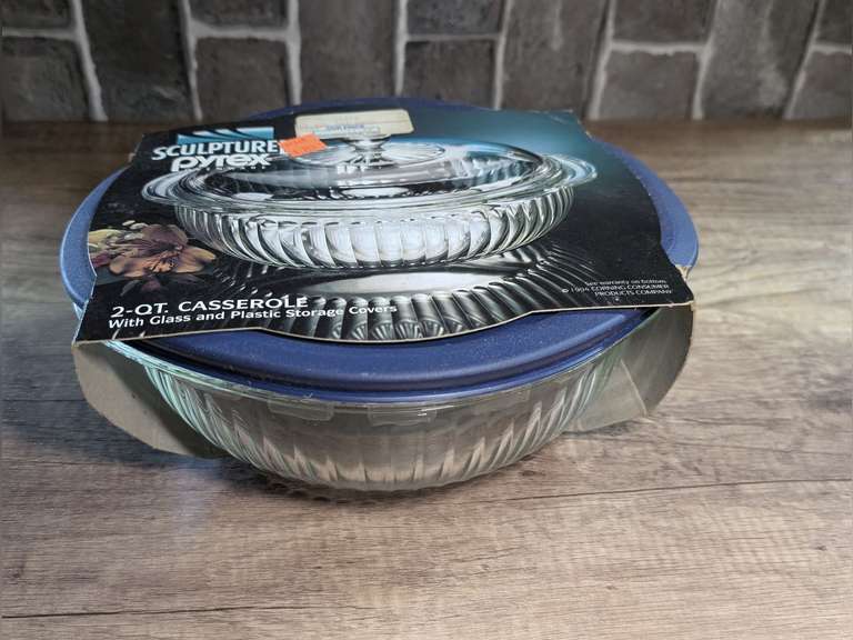 SCULPTURED PYREX OVENWARE 2 QUART CASSEROLE IN ORIGINAL PACKAGE image