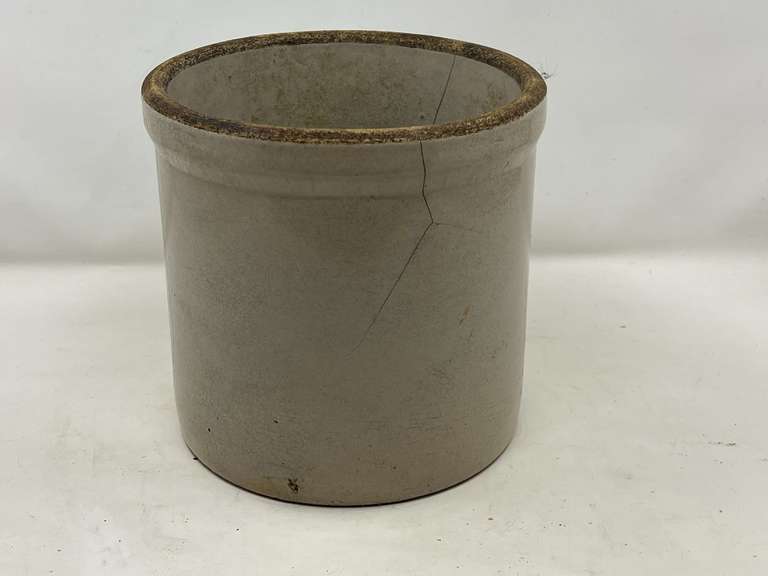 KIT… Vintage/antique stoneware crock, no lid, this piece is cracked, see pictures for details. image