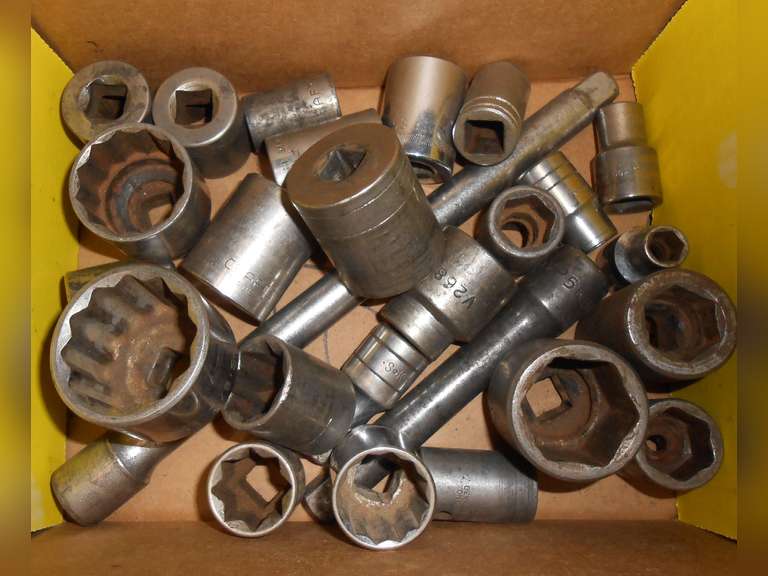 1/2" DRIVE SOCKETS & ETC (26) PCS image