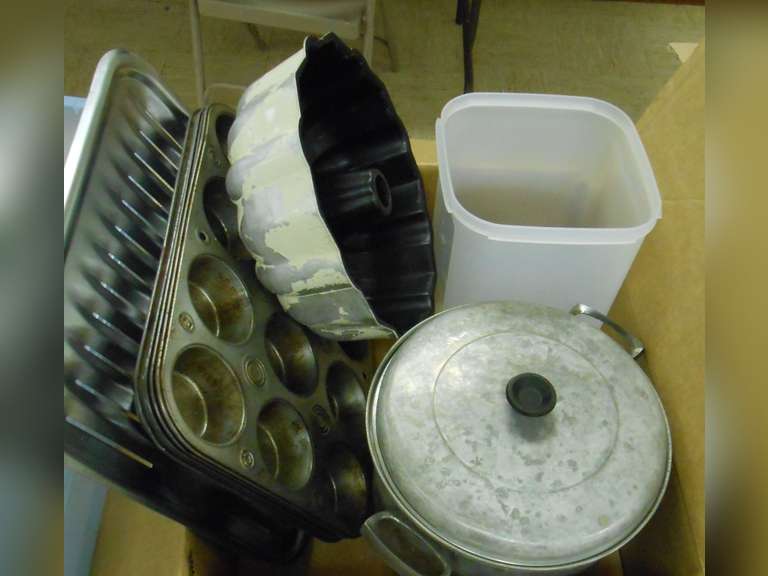 VARIOUS COOKING UTENSILS, CONTAINERS, BUNDT PAN, COOKBOOKS, SPRING FORM PAN, PITCHERS, STRAINERS image
