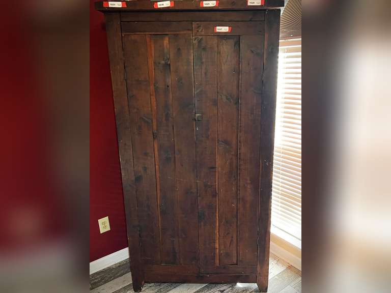 LR… Primitive wooden chifforobe, items shown in photographs are sold in separate lots, see pictures for details. image