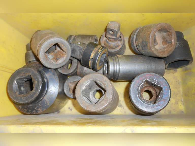 MISC 3/4" & 1" DRIVE IMPACT SOCKETS, ETC (15) PCS image