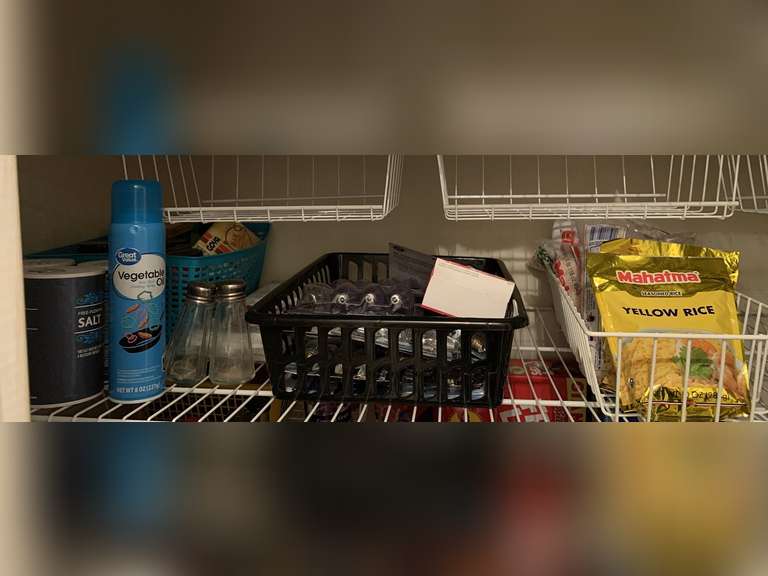 SHELF LOT TO INCLUDE LIGHT BULBS, ASSORTED SPICES, RICE, DRIED PEAS & MORE - PANTRY image