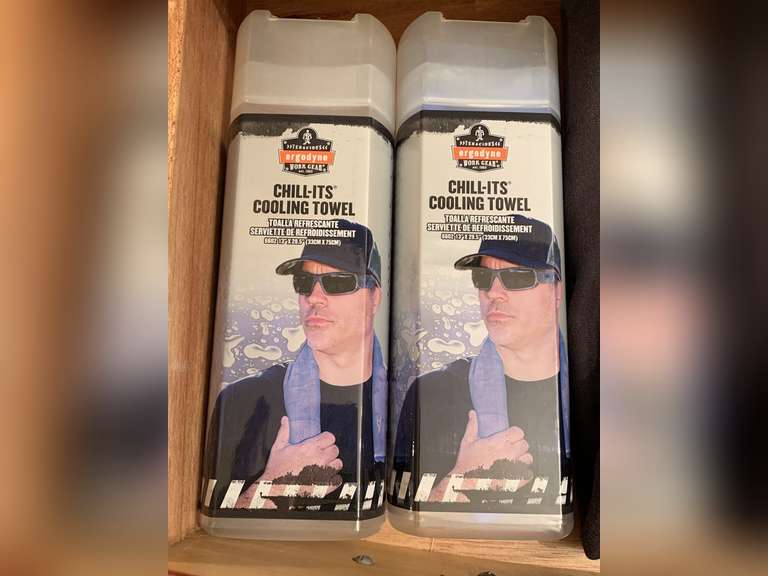 2 NEW CHILL-ITS COOLING TOWELS - UP MASTER BATH image