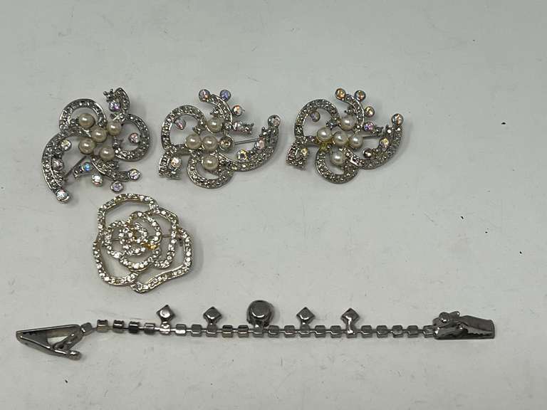Beautiful vintage brooches and sweater clip, see pictures for details. image