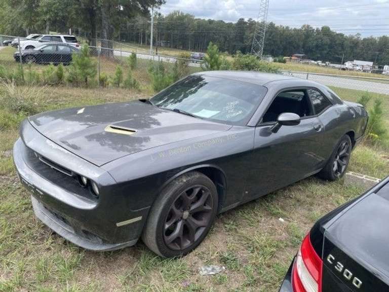 2015 Dodge Challenger Coupe SXT V6, 3.6