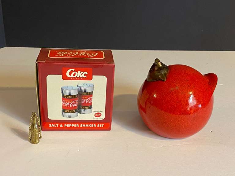 LR… Coca-Cola salt and pepper shakers, also includes a red glazed chicken figurine, see pictures for details. image