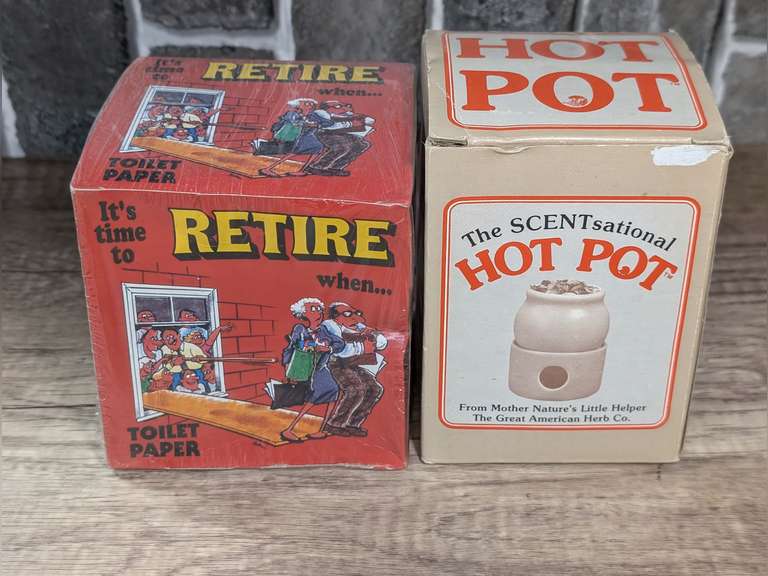 IT'S TIME TO RETIRE WHEN TOILET PAPER AND HOT POT POTPOURRI SCENT BURNER image