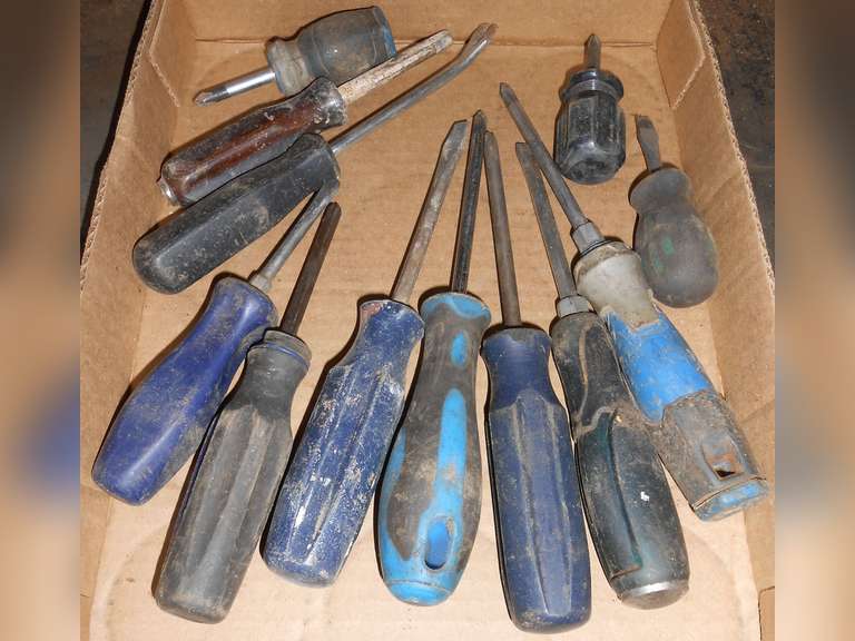 (12) ASSORTED SCREWDRIVERS image