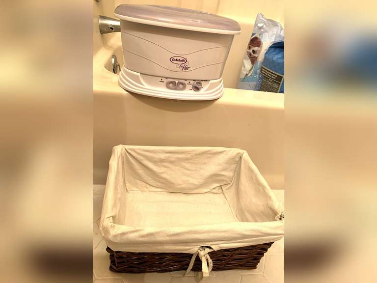 DR SCHOLL'S FOR HER FOOT BATH & WOVEN CLOTH LINED BASKET - UP HALL BATH image