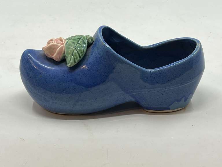 LR… Vintage McCoy shoe planter, see pictures for details. image