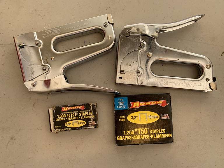 2 HEAVY DUTY ARROW STAPLE GUNS & STAPLES - GARAGE image
