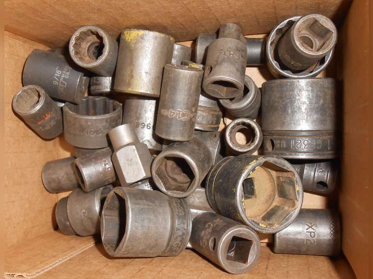 3/8" DRIVE IMPACT SOCKETS, METRIC & SAE (33) PCS image
