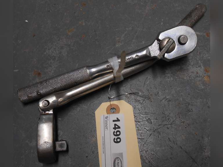(2) 3/8" DRIVE ASSORTED RATCHETS image