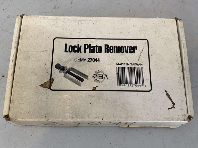 STEERING WHEEL LOCK PLATE REMOVER (IN BOX) - GARAGE image
