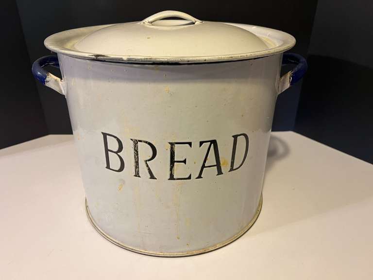 KIT… Vintage enamelware bread bin with lid and handles, see pictures for details. image
