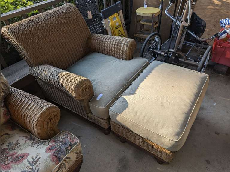 LEXINGTON CASUAL CLUB CHAIR WITH MATCHING OTTOMAN image