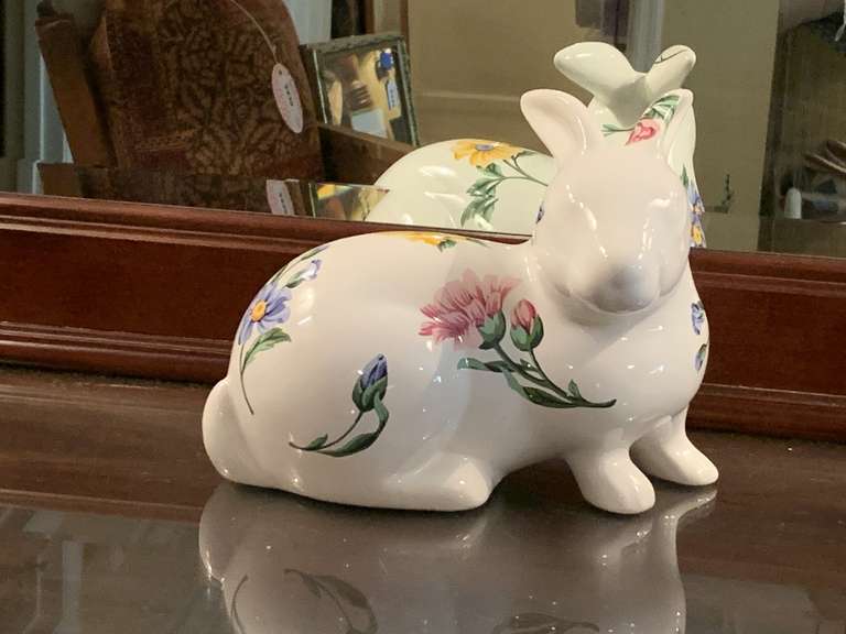 1980'S TIFFANY & CO SINTRA PORCELAIN BUNNY MADE IN PORTUGAL 9 1/2" LONG - UP MASTER BED image