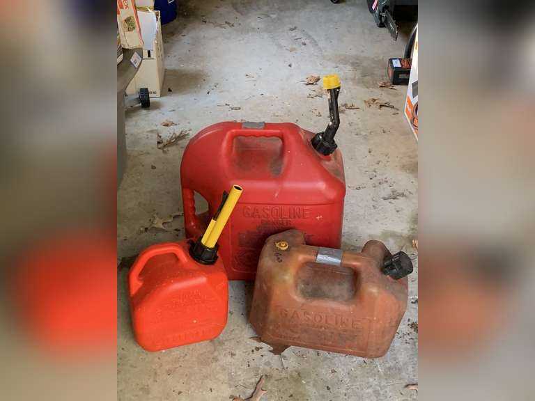 3 GAS CANS - GARAGE image