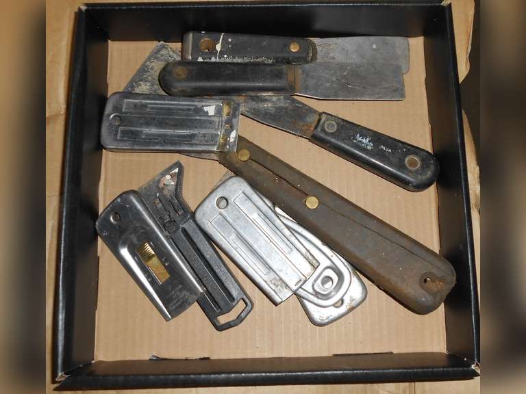 (4) PUTTY KNIVES (6) RAZOR SCRAPE BLADES image