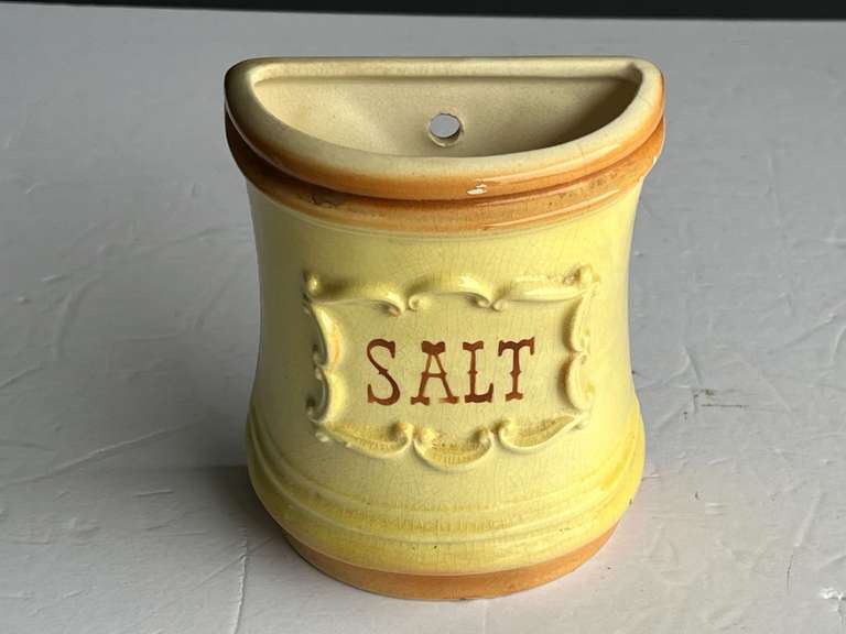 Vintage Royal Copley salt cellar, see pictures for details. image