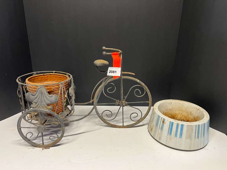 Vintage looking tricycle planter, see pictures for details. image