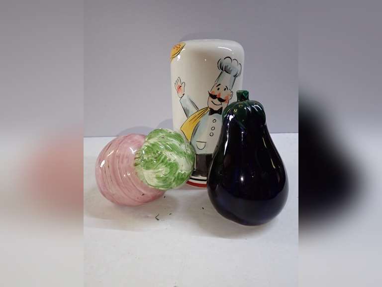 Novelty Chef and Vegetable Ceramic Salt and Pepper Shakers image