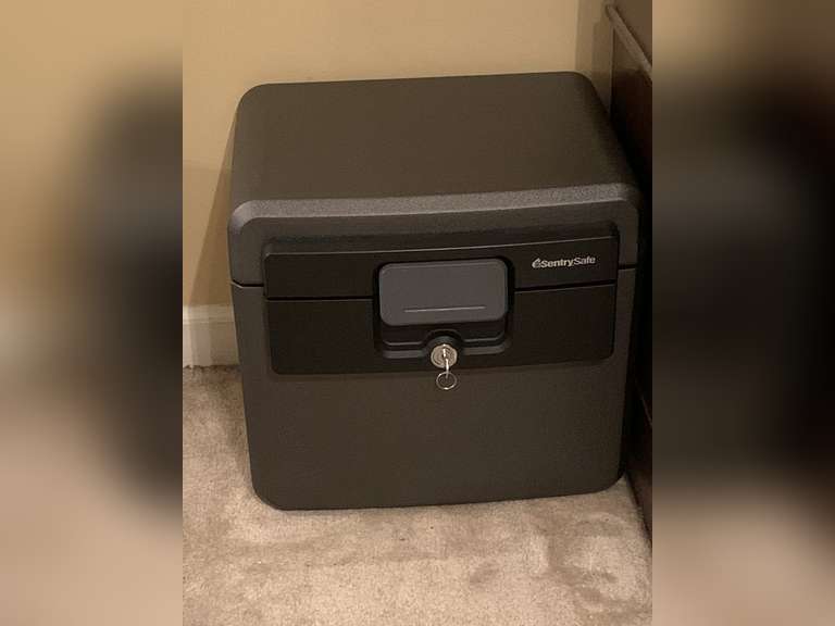 SENTRY SAFE W/ KEY 13 1/2" DEEP X 14" TALL X 15" WIDE - UP MASTER BED image