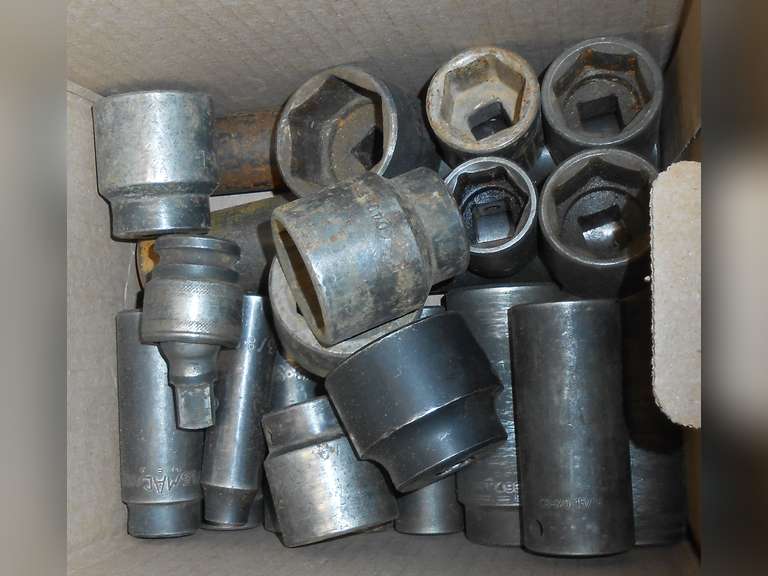 MISC 1/2" DRIVE SOCKETS (24) PCS image