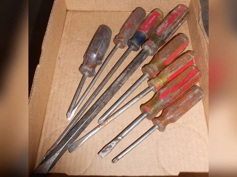 (8) ASSORTED SCREWDRIVERS image