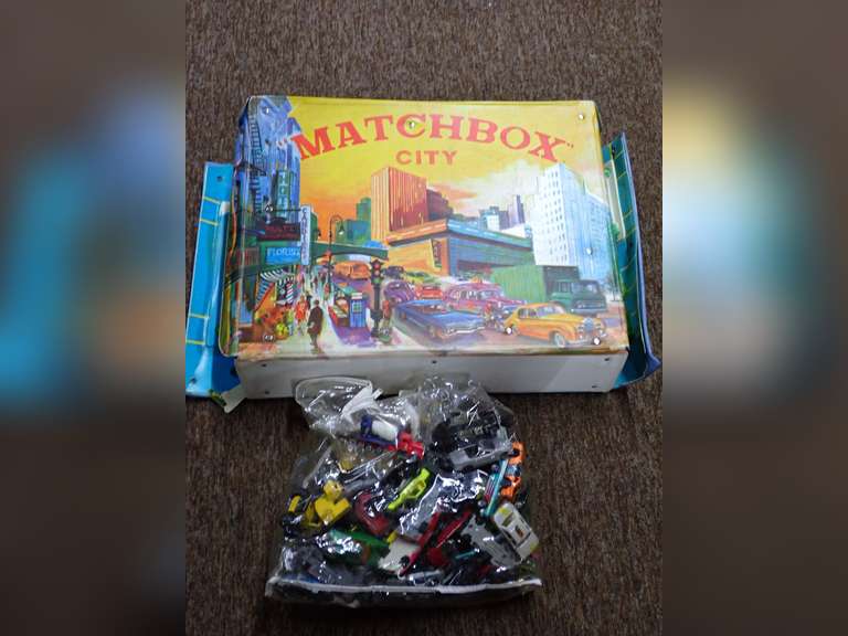 Matchbox City Playset and Diecast Cars image