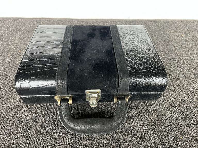 Unique ladies makeup travel case, see pictures for details. image