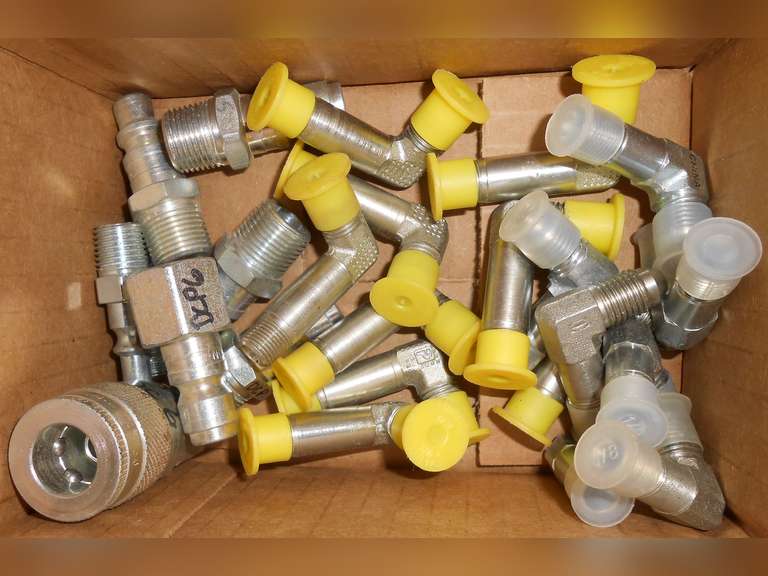 (16) 90 DEGREE ELBOWS & (8) PCS AIR HOSE SUPPLIES image