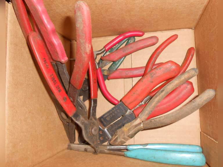 ASSORTED PLIERS (10) PCS image
