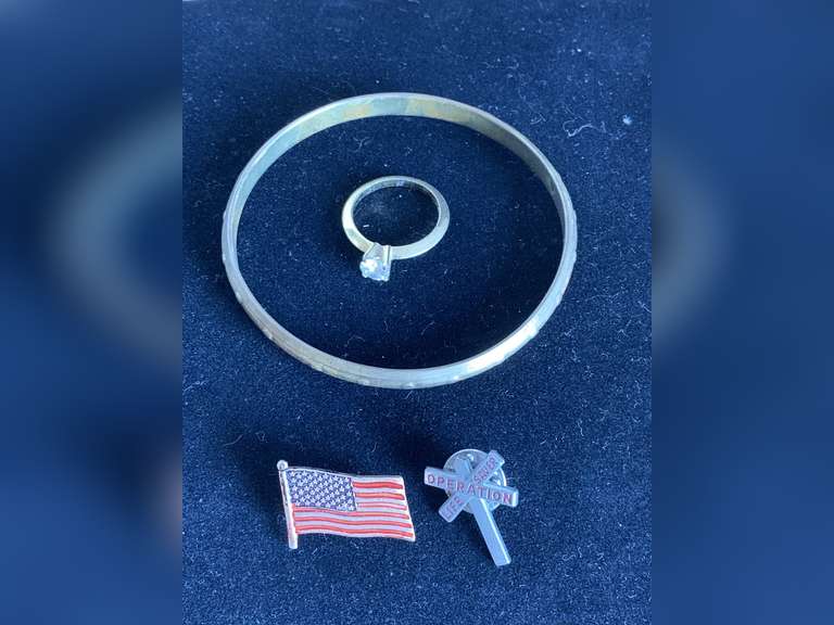 GOLDTONE BANGLE BRACELET, 2 LAPEL PINS & GOLDTONE ENGAGEMENT RING SIZE 7 1/2 WITH CLEAR STONES - CHECKOUT image