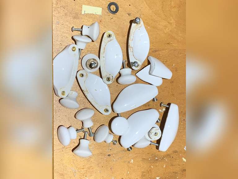 ASSORTMENT OF VINTAGE PORCELAIN KNOBS - KITCHEN image