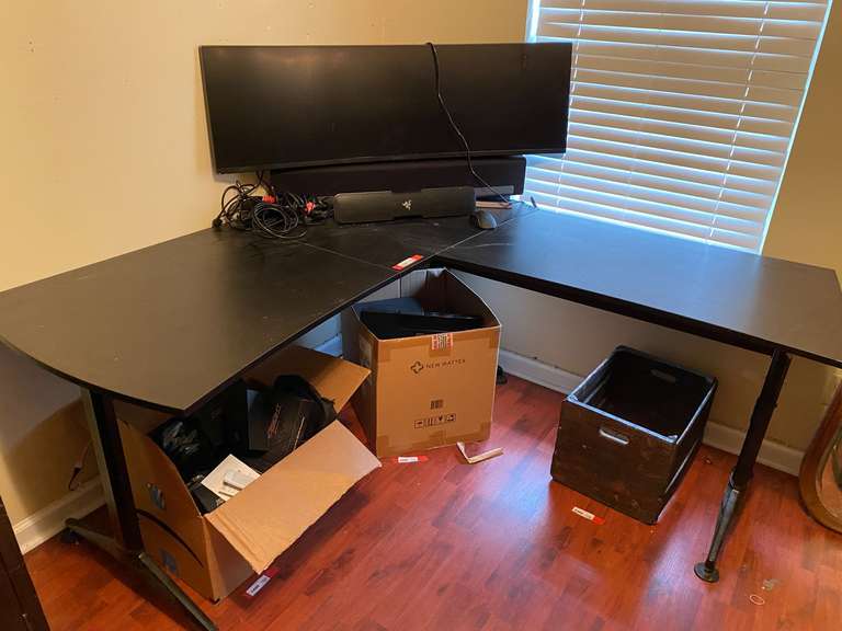 BR1…Corner gaming/computer desk, items shown in pictures are sold in separate lots, desk only, see pictures or details. image
